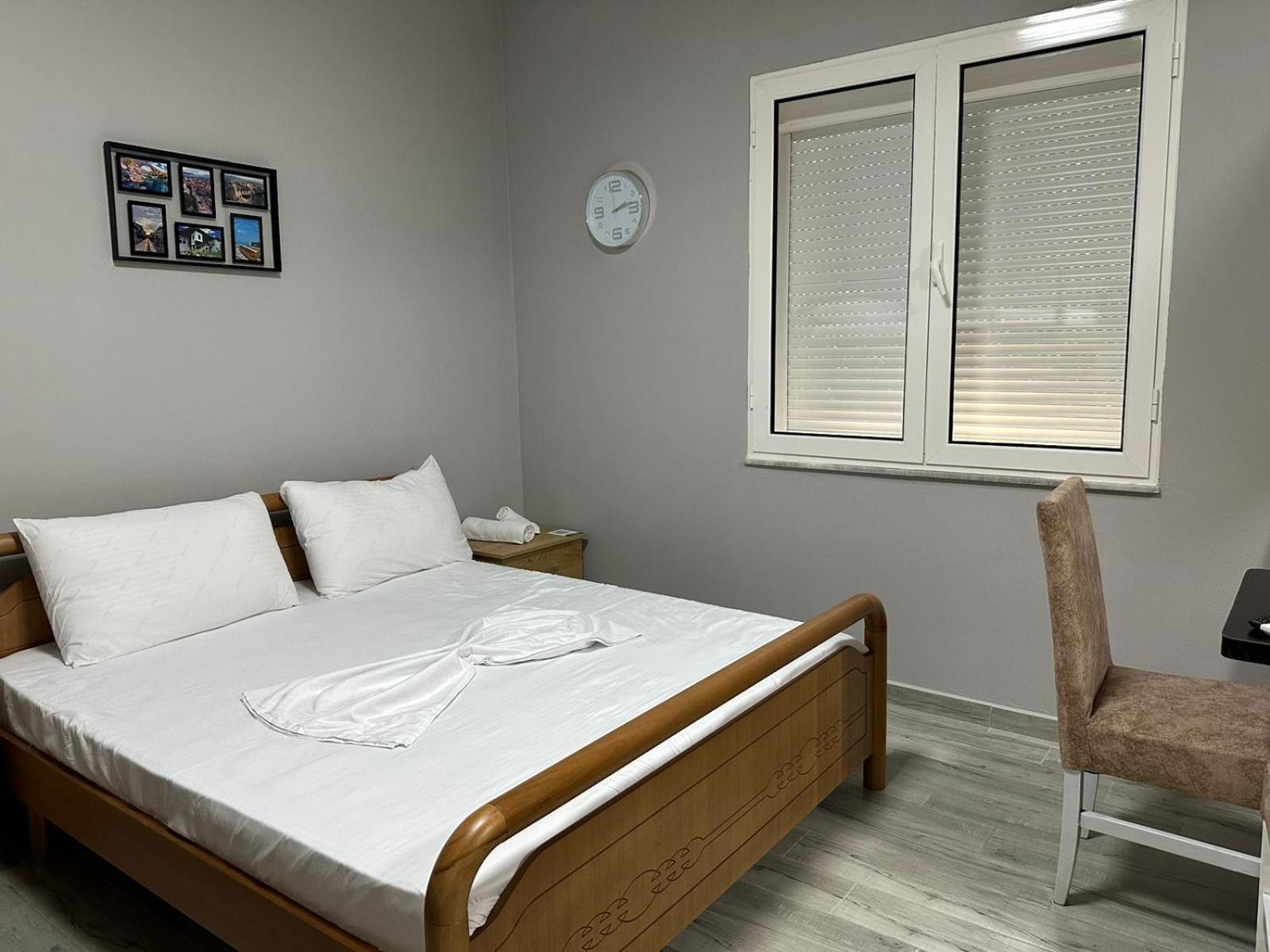 Xhiro N'Shkoder Apartments Esterno foto