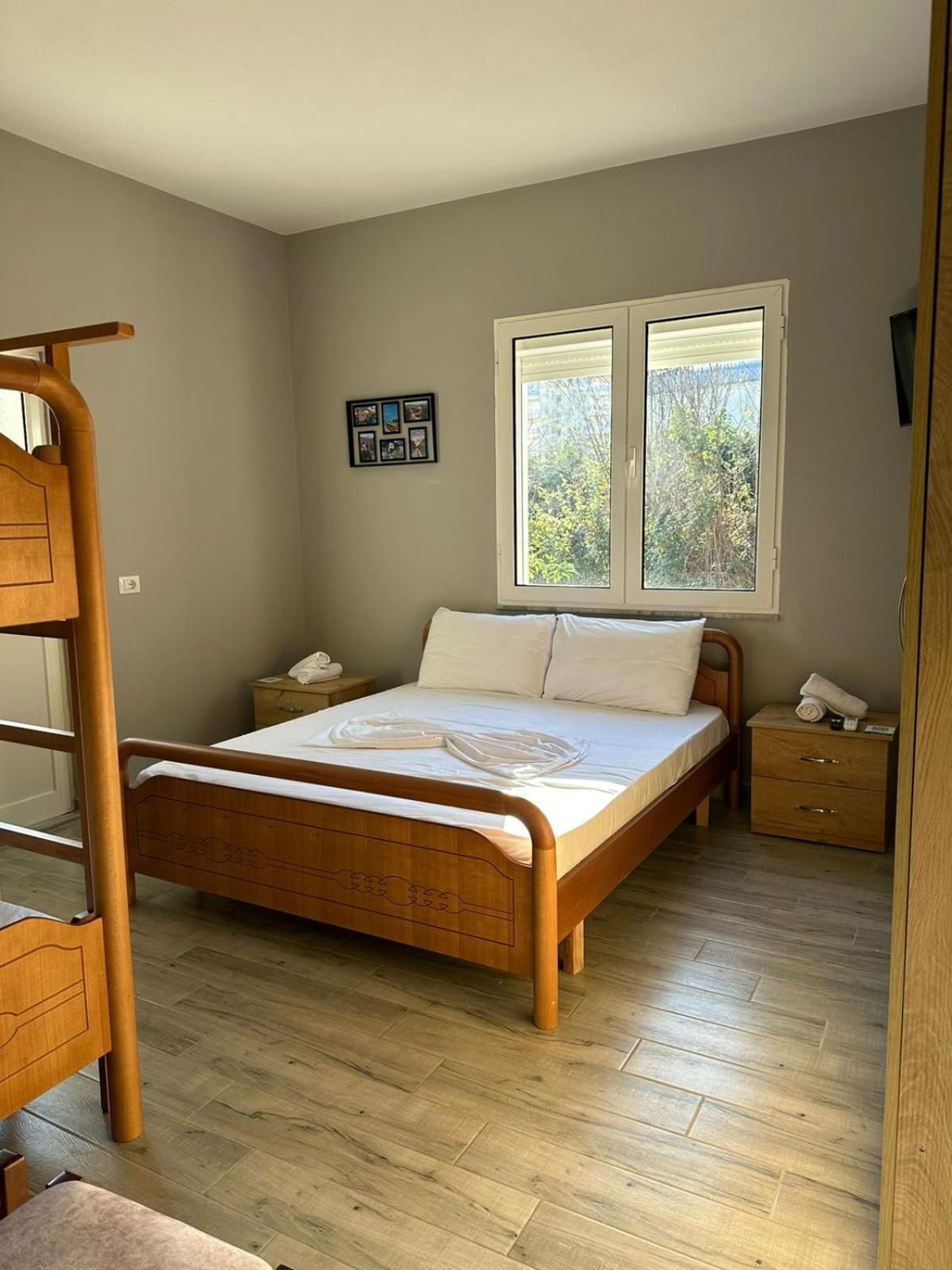 Xhiro N'Shkoder Apartments Esterno foto